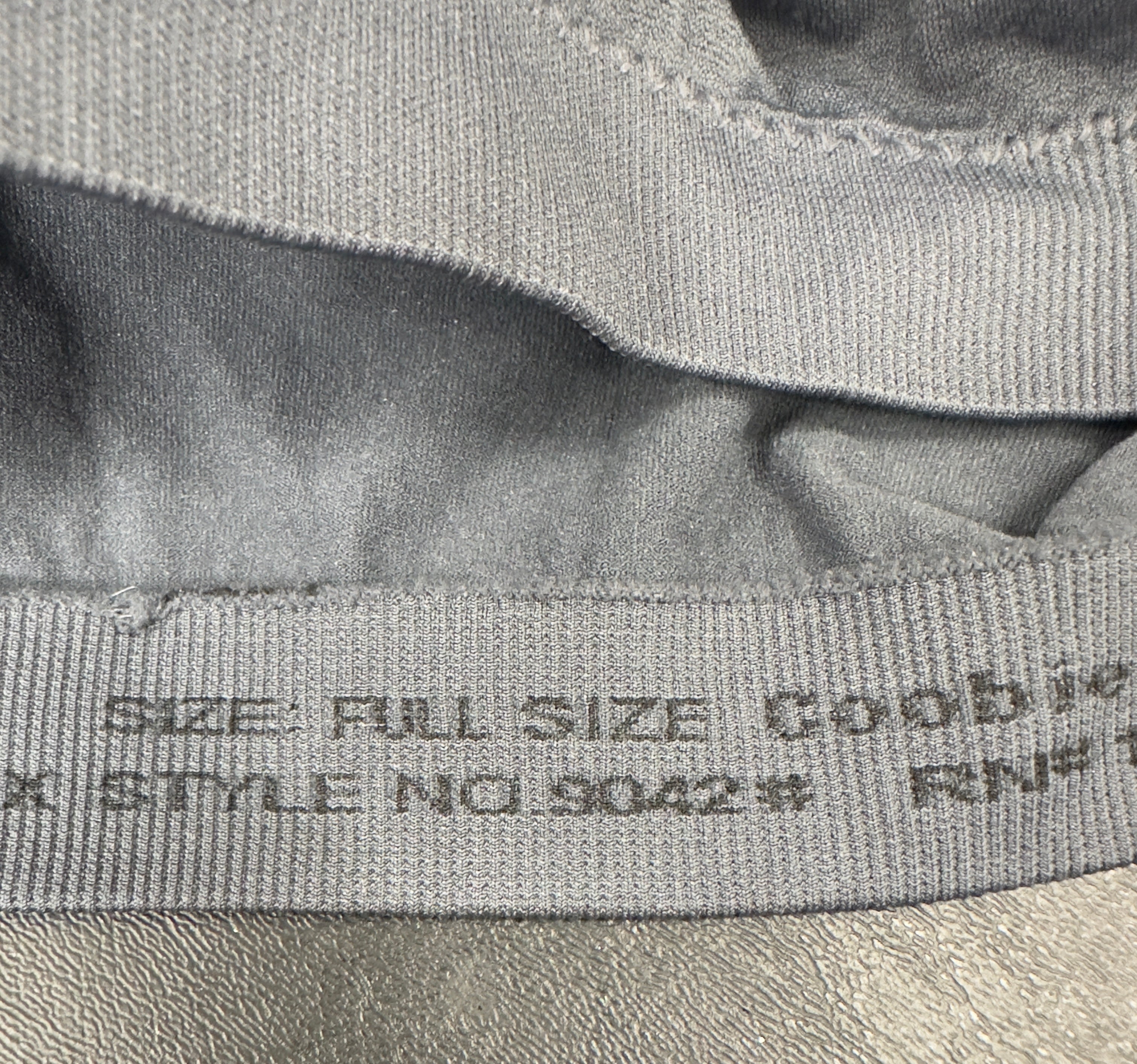Coobie Women's V-Neck Lace Trim Bra Style 9042 Full Size (38A-42DD) Gray
