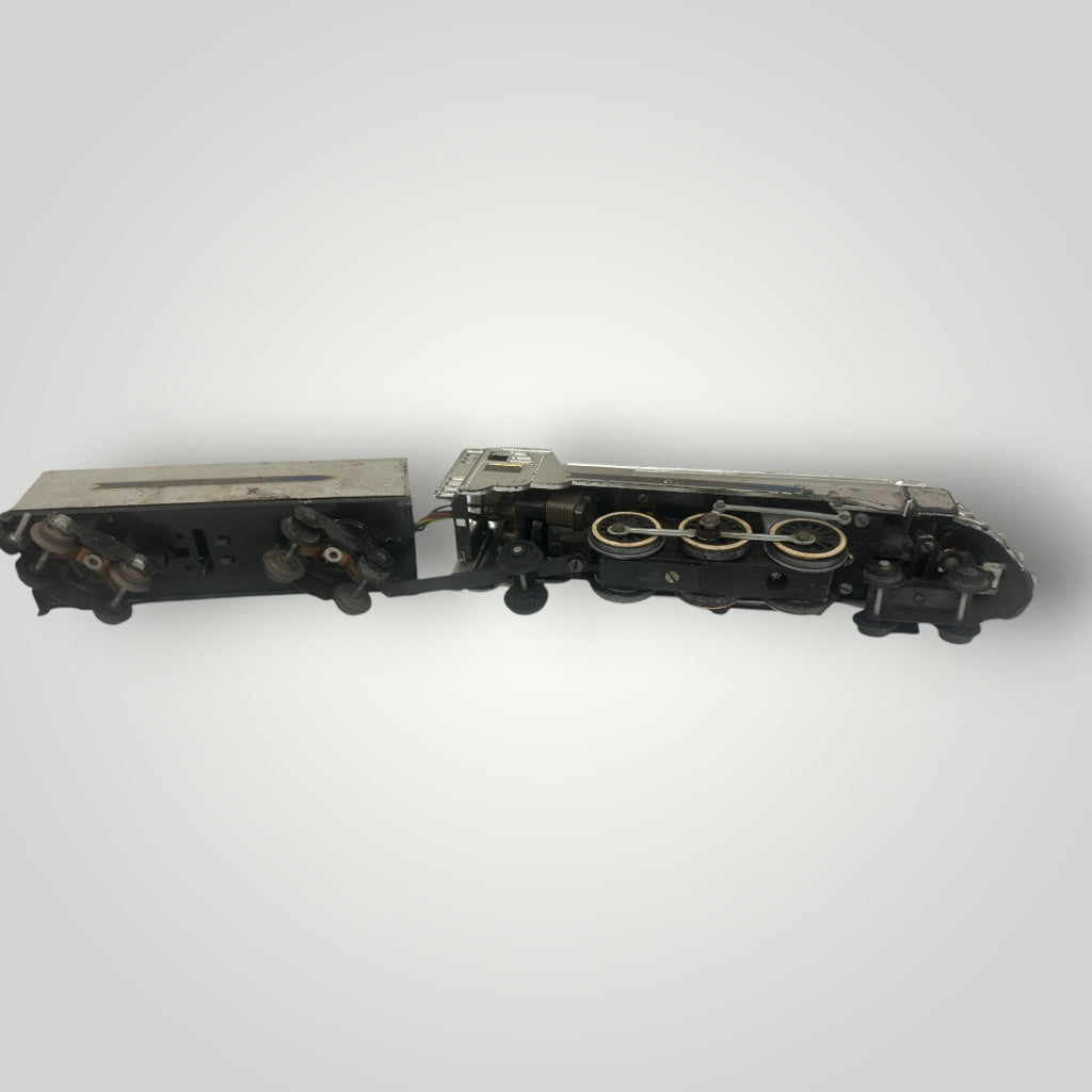 American Flyer  S Gauge 356 Silver Bullet Train & 655 Passenger Cars Set