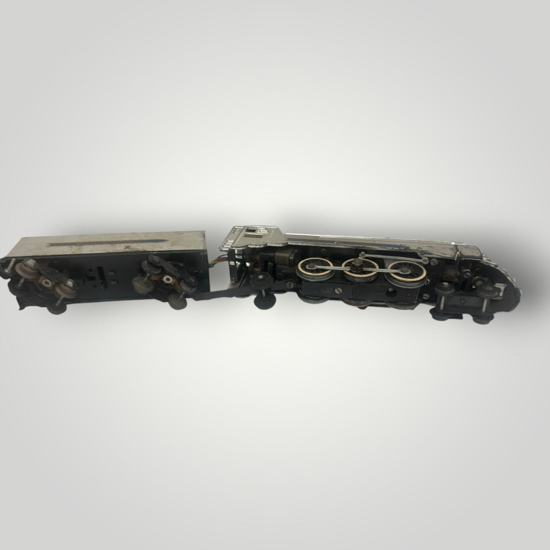 American Flyer  S Gauge 356 Silver Bullet Train & 655 Passenger Cars Set